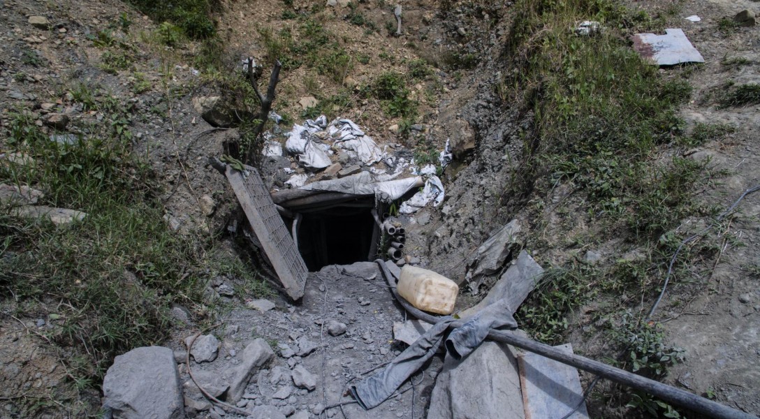 Entrada a una mina del hacendado Divaris Cruz en La Cumbre